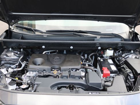 Certified 2025 Toyota RAV4 XLE FWD image 14
