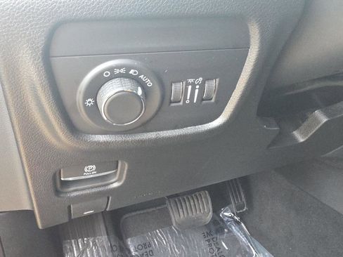 Used 2024 Jeep Grand Cherokee Altitude AWD/4WD image 20