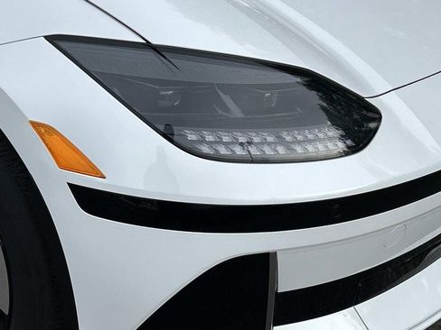 New 2025 Hyundai Ioniq 6 SE image 10