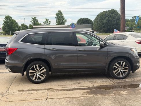 Used 2017 Honda Pilot Elite image 4