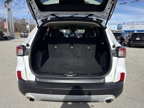 Used 2020 Ford Escape SE image 5