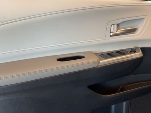 Certified 2025 Toyota Sienna XLE FWD image 21