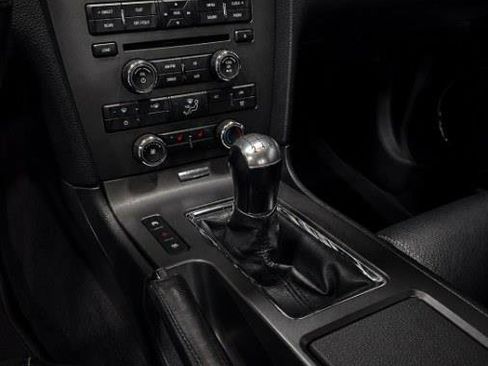 Used 2010 Ford Mustang GT Premium RWD image 6