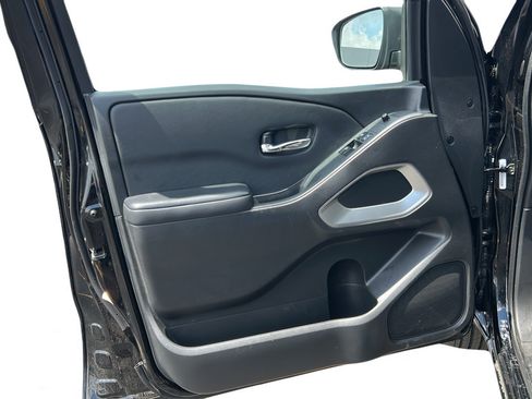 Used 2025 Nissan Frontier SV RWD image 10