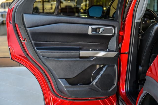 Used 2022 Ford Explorer XLT w/ Equipment Group 202A RWD image 56
