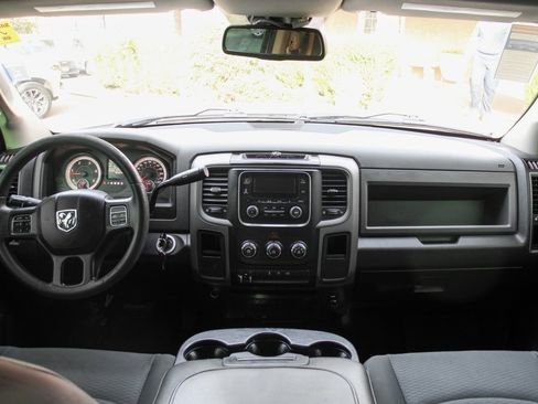 Used 2018 RAM 3500 Tradesman w/ Popular Equipment Group image 25