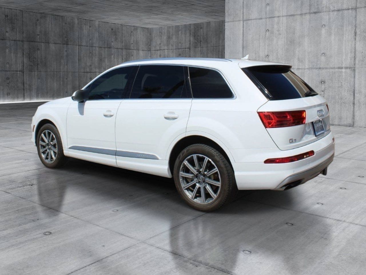 Used 2018 Audi Q7 3.0T Premium Plus AWD/4WD image 3