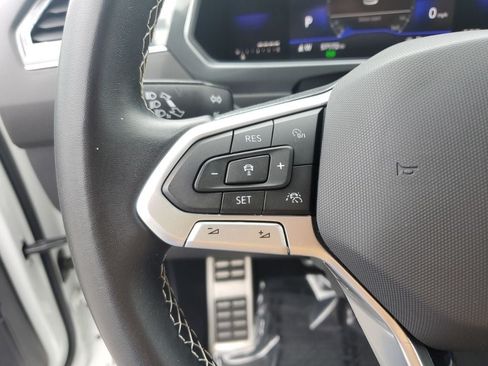 Used 2023 Volkswagen Tiguan SE R-Line FWD image 24