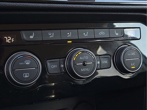 Used 2024 Volkswagen Taos SE image 14