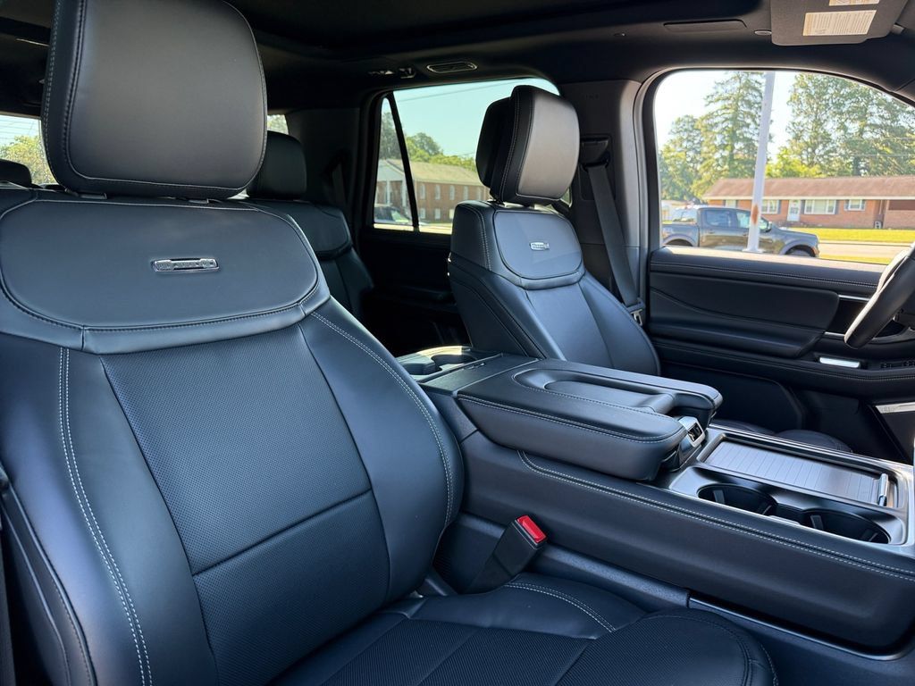 New 2026 Ford Expedition Max Platinum w/ Stealth Performance Package AWD/4WD image 18