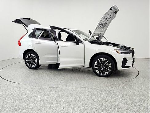 New 2026 Volvo XC60 T8 Plus w/ Climate Package AWD/4WD image 10