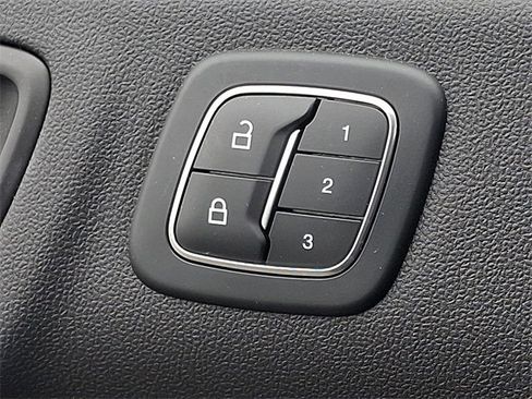 Used 2022 Ford Escape Titanium image 28