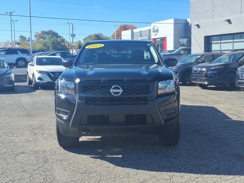 Used 2025 Nissan Frontier S image 2