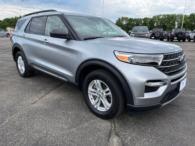 Used 2023 Ford Explorer XLT w/ Equipment Group 202A AWD/4WD image 7