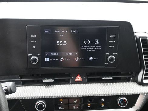 Used 2025 Kia Sportage LX AWD/4WD image 15