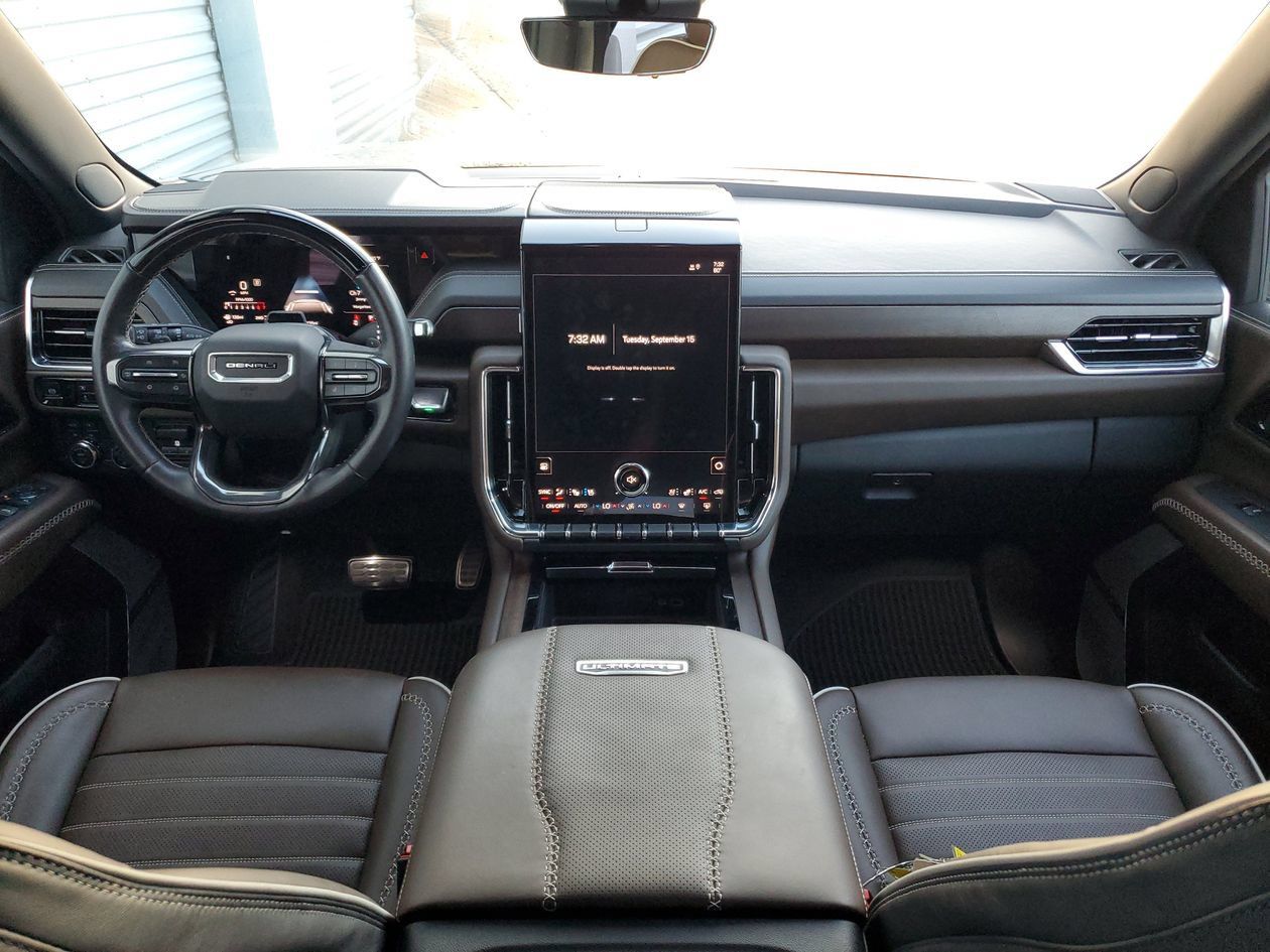 Used 2025 GMC Yukon XL Denali Ultimate AWD/4WD image 12
