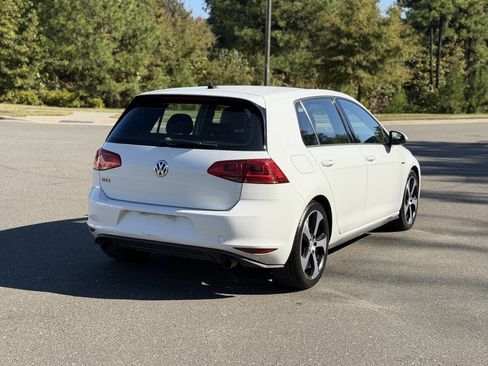 Used 2017 Volkswagen GTI SE image 7