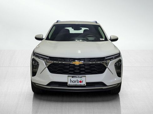 New 2026 Chevrolet Trax LT image 2