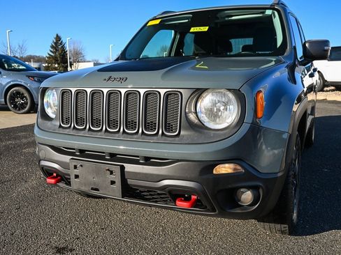 Used 2015 Jeep Renegade Trailhawk image 9