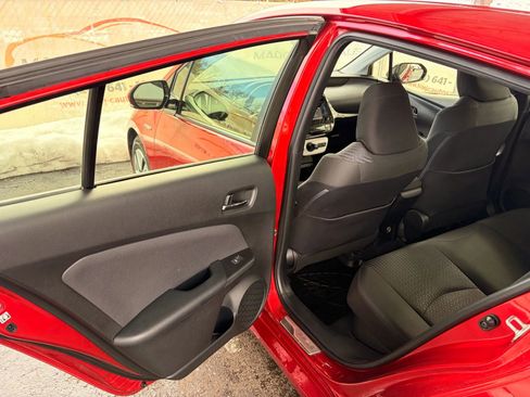 Used 2017 Toyota Prius Two w/ Prius Two Safety Plus Package image 17