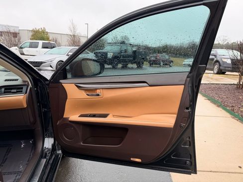 Used 2017 Lexus ES 350 w/ Premium Package image 19