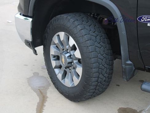 Used 2024 Chevrolet Silverado 2500 LT image 9