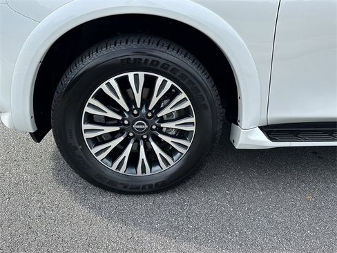 Certified 2024 Nissan Armada SL w/ Midnight Edition Package image 12