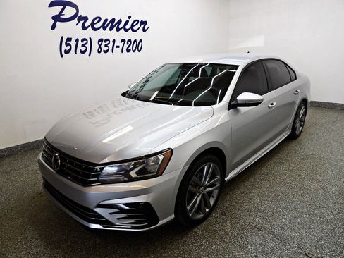 Used 2018 Volkswagen Passat 2.0T R-Line image 1