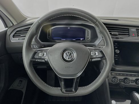 Used 2021 Volkswagen Tiguan SEL w/ 3rd Row Seat Package AWD/4WD image 11