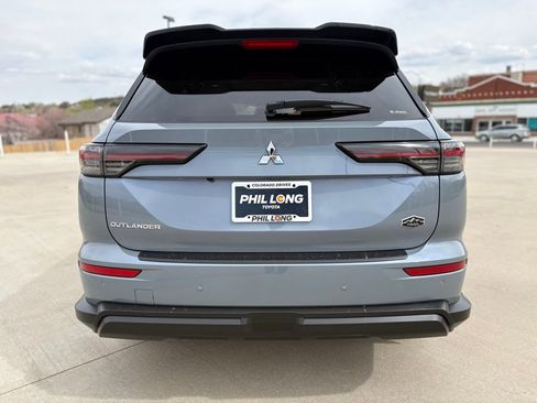 Used 2026 Mitsubishi Outlander Trail Edition image 5