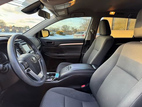 Used 2018 Toyota Highlander LE image 20