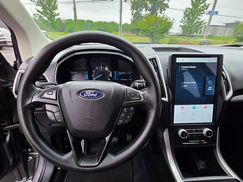 Used 2022 Ford Edge SE w/ Black Appearance Package AWD/4WD image 15