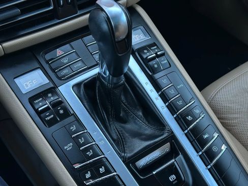 Used 2019 Porsche Macan image 40