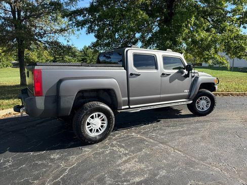 Used 2009 HUMMER H3T Alpha image 3