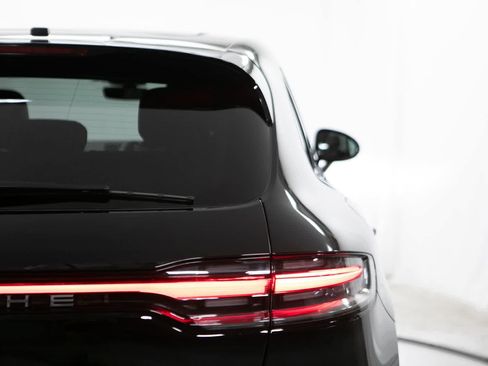 New 2026 Porsche Macan AWD/4WD image 21
