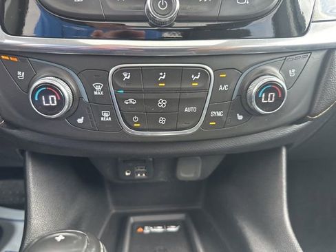 Used 2020 Chevrolet Traverse Premier w/ Redline Edition FWD image 17