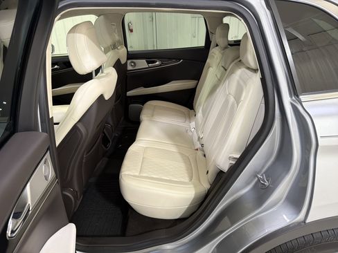 Used 2022 Lincoln Nautilus Black Label w/ Class II Trailer Tow Package image 12