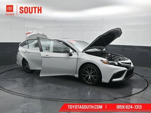 Used 2023 Toyota Camry SE w/ Convenience Package AWD/4WD image 56