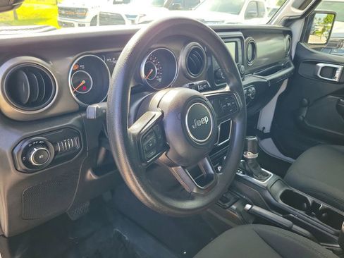 Used 2018 Jeep Wrangler Unlimited Sport AWD/4WD image 16
