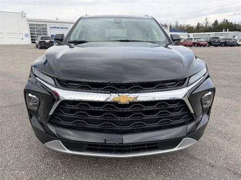Used 2024 Chevrolet Blazer LT w/ Convenience Package AWD/4WD image 2