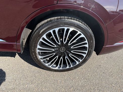 Certified 2023 Lincoln Aviator Black Label w/ Dynamic Handling Package AWD/4WD image 30