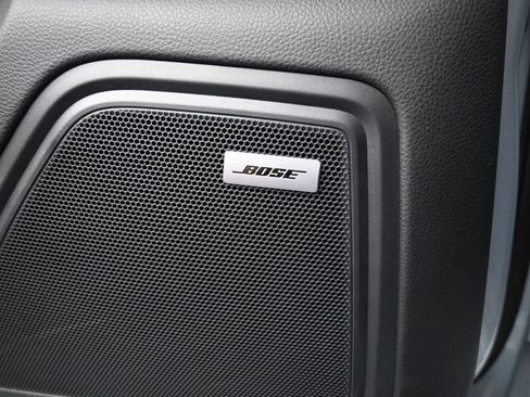 Certified 2025 Porsche Macan AWD/4WD image 27
