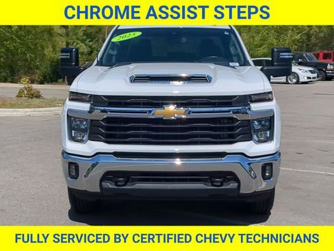 Used 2025 Chevrolet Silverado 2500 LT w/ Convenience Package AWD/4WD image 15