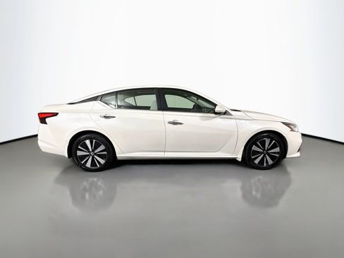 Used 2022 Nissan Altima 2.5 SV w/ SV Premium Package FWD image 11