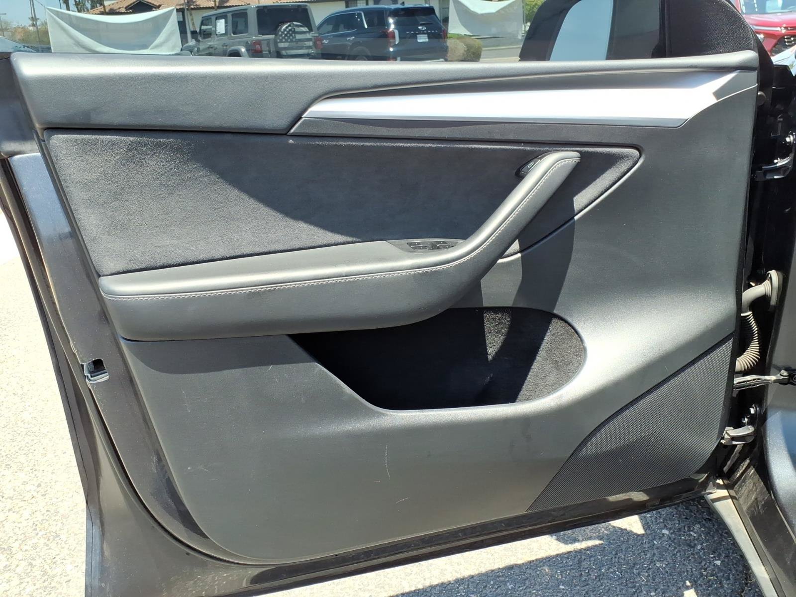 Used 2025 Tesla Model Y Long Range RWD image 18