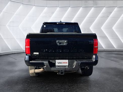 Used 2024 Toyota Tacoma TRD Off-Road image 5