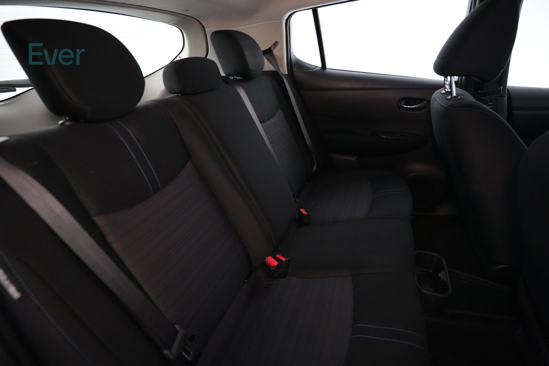 Used 2025 Nissan Leaf S FWD image 5