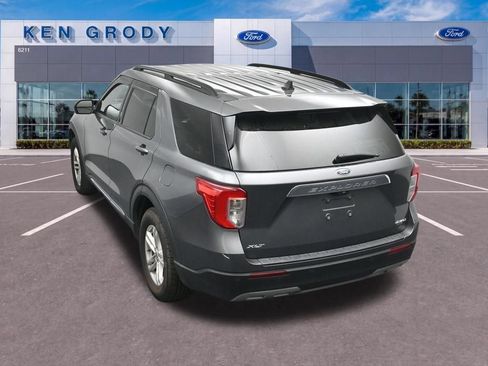 Used 2021 Ford Explorer XLT w/ Equipment Group 202A AWD/4WD image 19