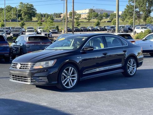 Used 2017 Volkswagen Passat 1.8T R-Line FWD image 3