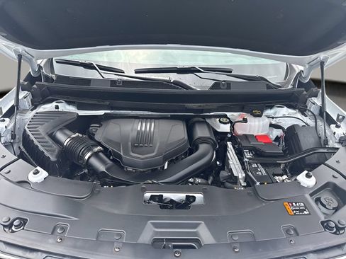 Used 2025 Chevrolet Traverse LT FWD image 32